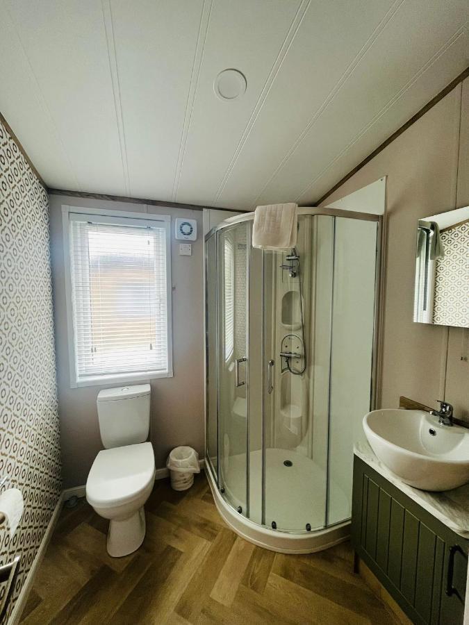 Lucky Lodge With Hot Tub Йорк Екстер'єр фото